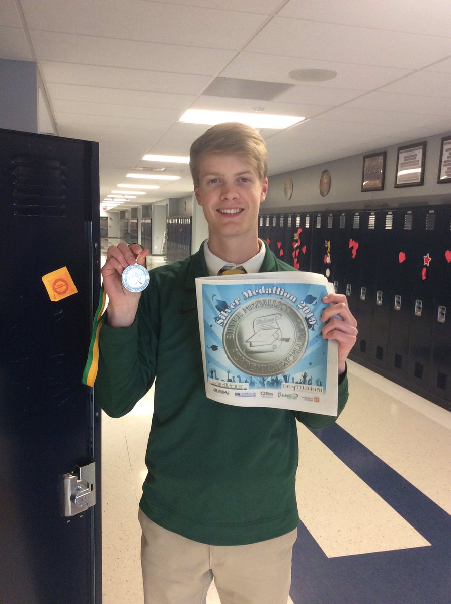 StAloysiusHouse's tweet photo. Congrats to Nate! Silver Medallion Winner which goes to the top 8% of each graduating class (top 3 at FMCHS) in the Metro area. https://t.co/TMNvr8fkgk