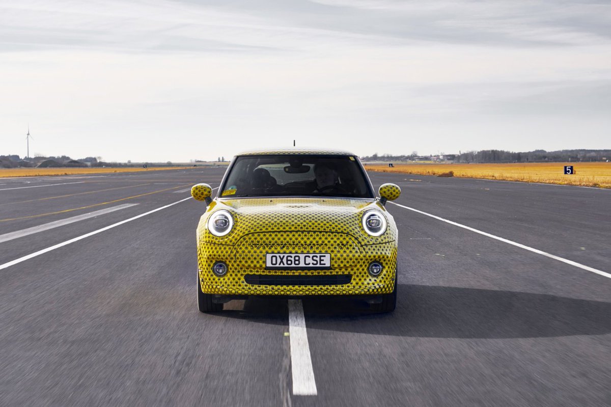 De volledig elektrische 𝐌𝐈𝐍𝐈 𝐄𝐥𝐞𝐜𝐭𝐫𝐢𝐜. Pre-order nu bij Van Poelgeest en rijd hem als eerste:  bit.ly/2TWcsVH

#MINI #Electric #ElektrischRijden