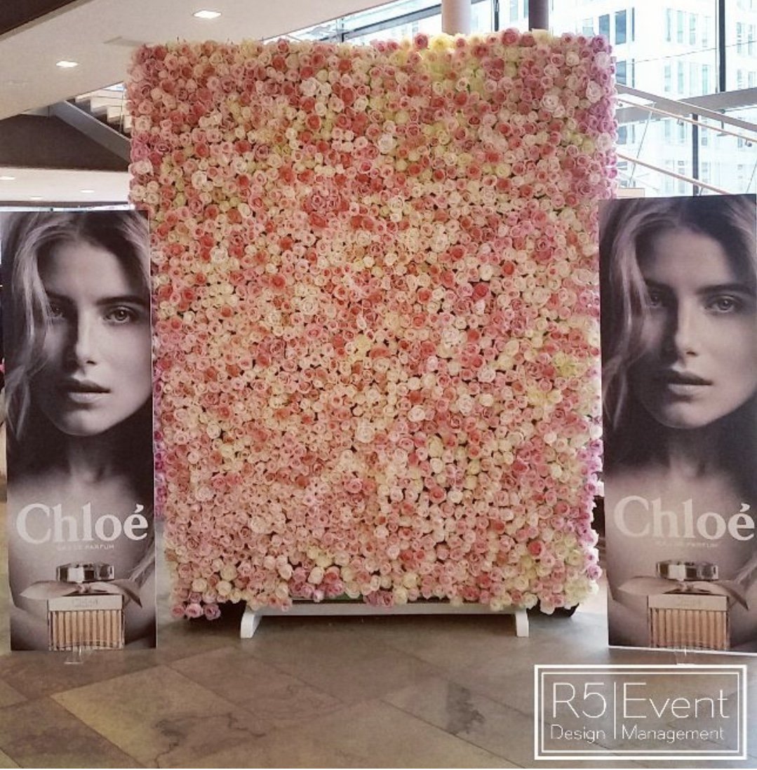 R5Events's tweet photo. #throwback to this incredible fresh rose flower wall for @cotyprestigeca and @nationalballet at The Four Seasons Centre for the Performing Arts 🌹 #r5events #eventprofs #corporateevents #chloe #cotyinc #ballet #roses #magical https://t.co/tQtaYJkpbY