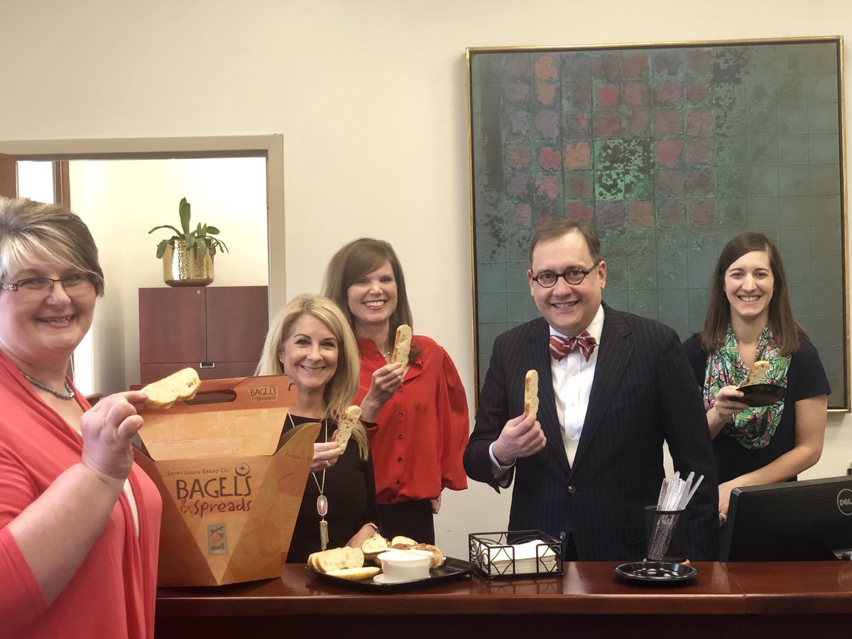 Andrew D Martin Taking A Moment To Celebrate The Fact That Wustl Is In Stl By Sharing Panera Bread Sliced Bagels With Faculty And Staff Optimizecreamcheese Bagelgate T Co Hlocv40fcd