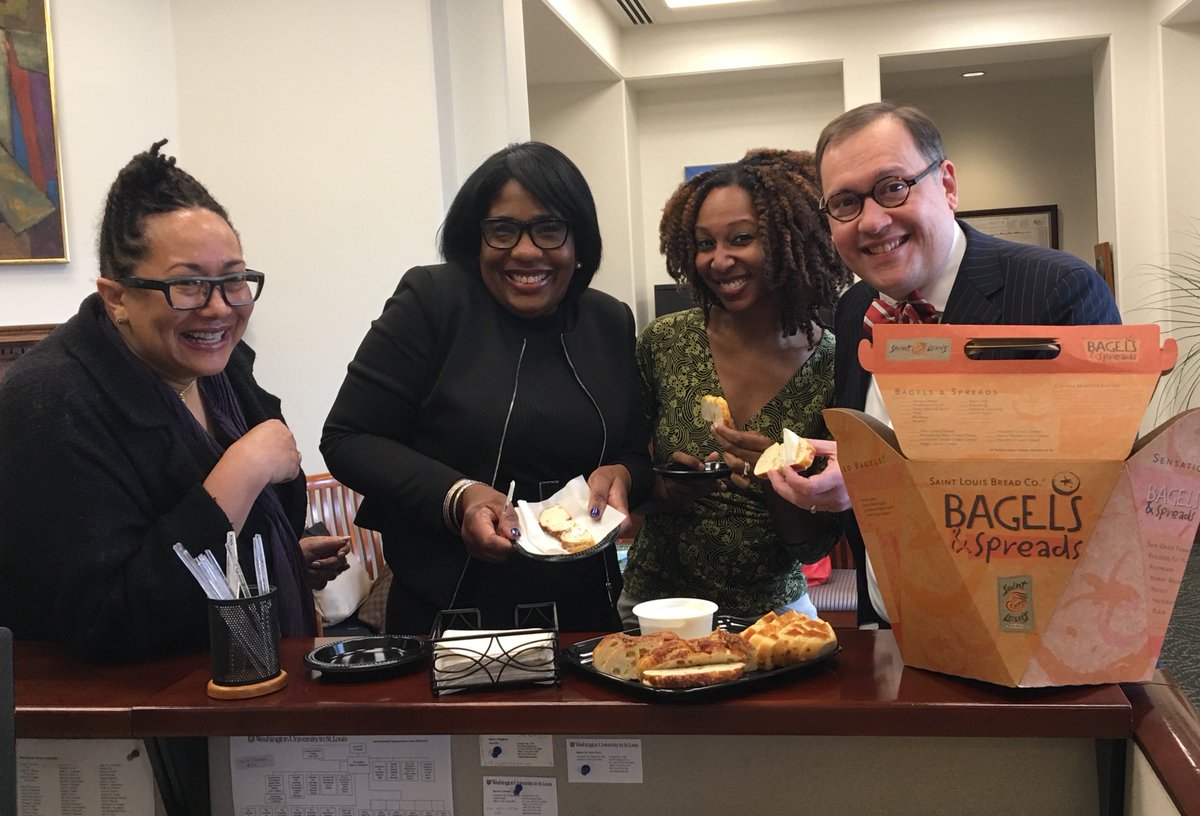 Andrew D Martin Taking A Moment To Celebrate The Fact That Wustl Is In Stl By Sharing Panera Bread Sliced Bagels With Faculty And Staff Optimizecreamcheese Bagelgate T Co Hlocv40fcd