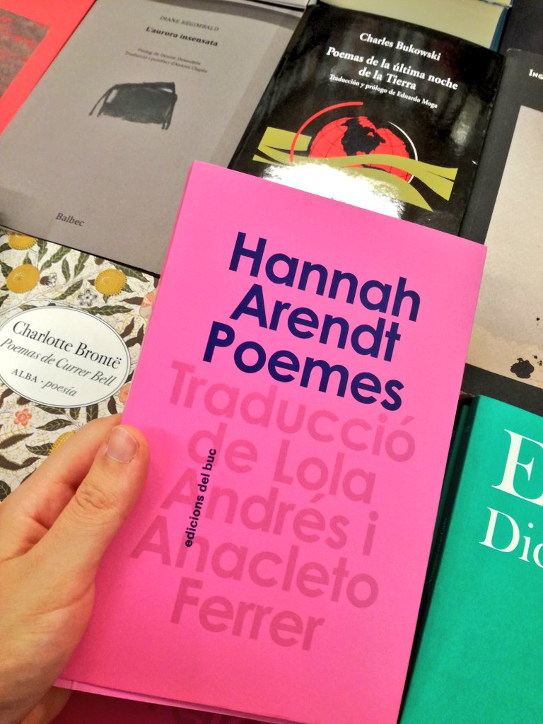 Mònica M. (moniimartinezzz) Twitter