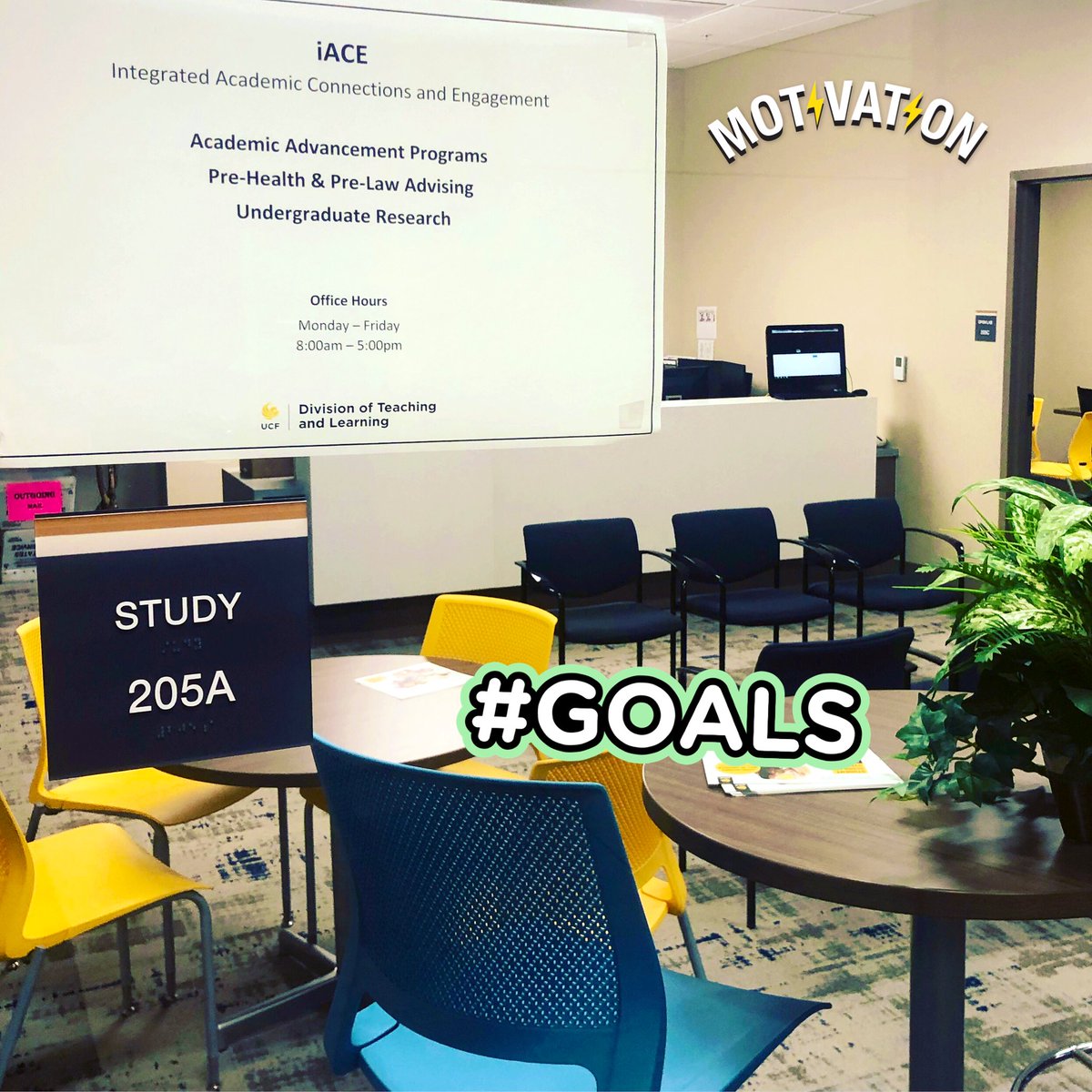 usfmcomgrad's tweet photo. Day 2 at UCF’s Office of Pre-Health advising! Come say “Hi” and learn more about MCOM’s graduate programs! #premed #prepa #predental #gapyear #postbac #specialmasters #smp #specialmastersprograms https://t.co/uOXUmrbBcy