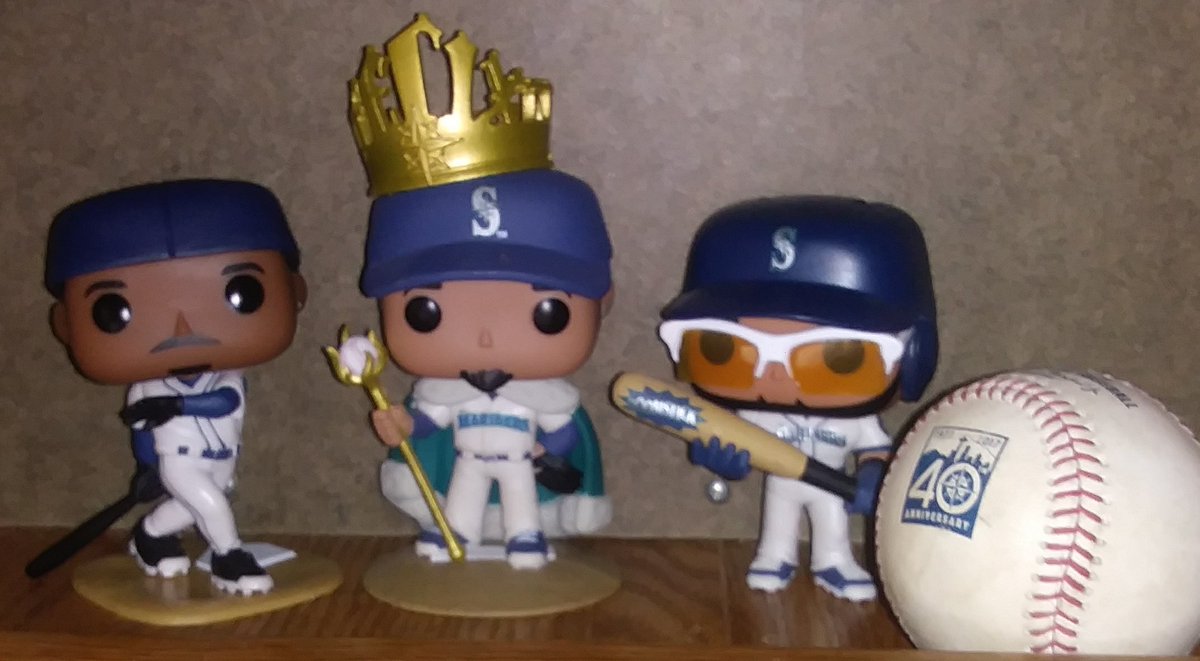 ADriftingNerd's tweet photo. @OriginalFunko The @Mariners and @MarinerMoose
Though I still need to get the Moose Pop! for my #TrueToTheBlue collection. #FriendsOfMoose https://t.co/i5POINDQpF