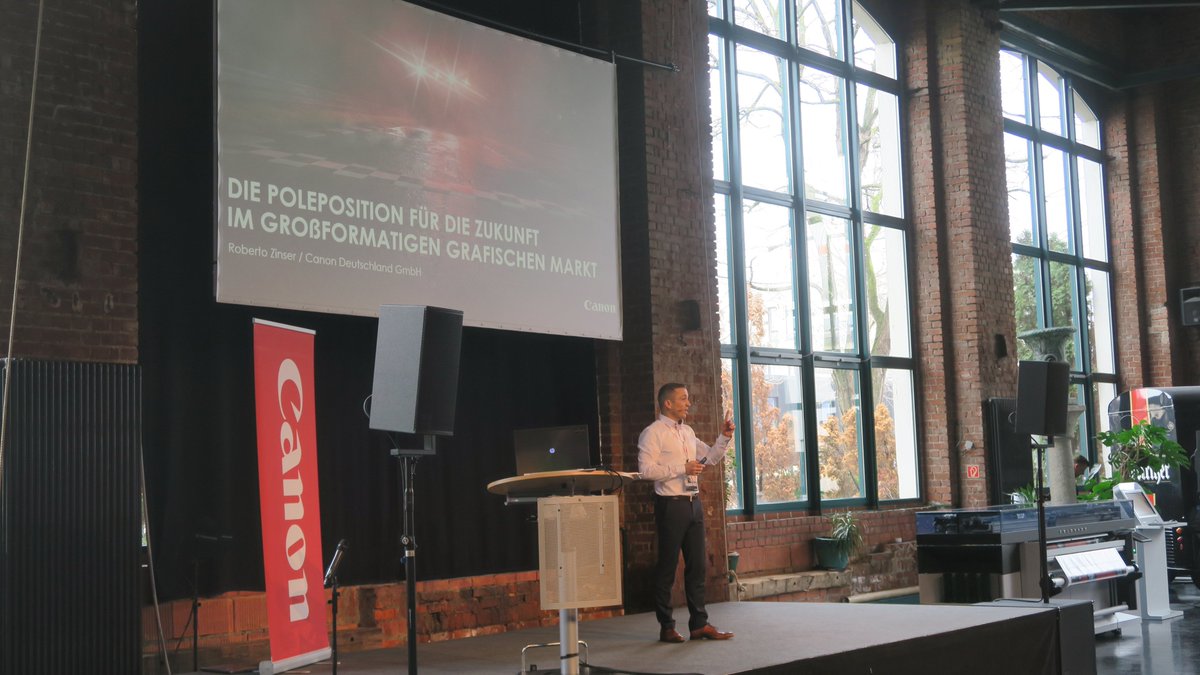 CanonDEUB2B's tweet image. Unsere Fullspeedtour zu Gast im wunderschönen Da Capo Oldtimermuseum! Ein paar Eindrücke von einem tollen Event. Danke, Leipzig! Den nächsten Halt machen wir in Hamburg. Holen Sie sich Ihr Ticket hier: bit.ly/2HY1Ejk #UNLEASHPRINT