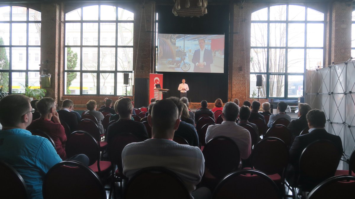 CanonDEUB2B's tweet image. Unsere Fullspeedtour zu Gast im wunderschönen Da Capo Oldtimermuseum! Ein paar Eindrücke von einem tollen Event. Danke, Leipzig! Den nächsten Halt machen wir in Hamburg. Holen Sie sich Ihr Ticket hier: bit.ly/2HY1Ejk #UNLEASHPRINT