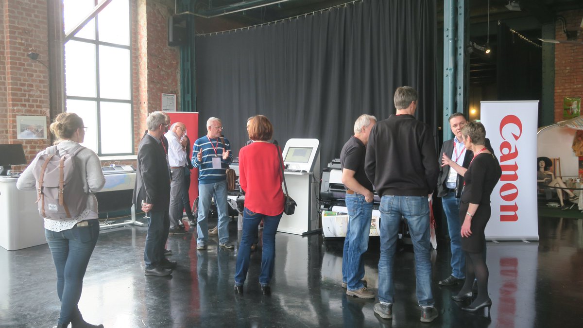 CanonDEUB2B's tweet image. Unsere Fullspeedtour zu Gast im wunderschönen Da Capo Oldtimermuseum! Ein paar Eindrücke von einem tollen Event. Danke, Leipzig! Den nächsten Halt machen wir in Hamburg. Holen Sie sich Ihr Ticket hier: bit.ly/2HY1Ejk #UNLEASHPRINT