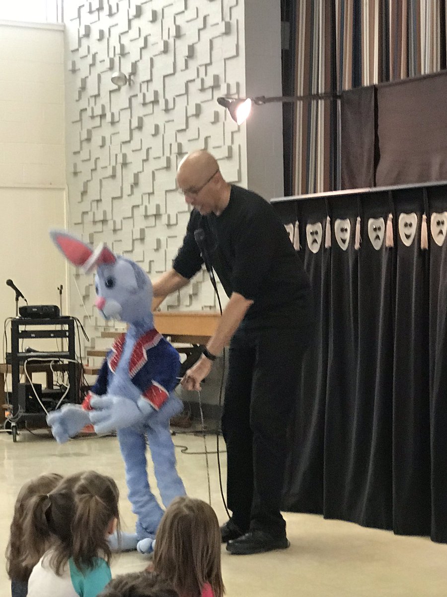rfitz74's tweet photo. Thanks to ASEF, we enjoyed a puppet show from Pumpernickel Puppets! #asrsd https://t.co/4zK5VCLxnd
