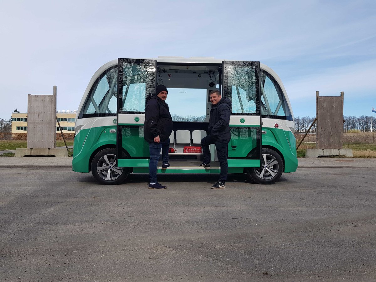 lets_holo's tweet photo. København og Aalborg Øst får begge #selvkørende busser på vejene i 2019 og vi mangler dygtige operatører til at hjælpe med at introducere dem 😎
Læs mere på vores hjemmeside: https://t.co/65lksf4uW4
#NowHiring #Jobs #amobility #dktrp @AalborgKommune https://t.co/w15BSrCvw0