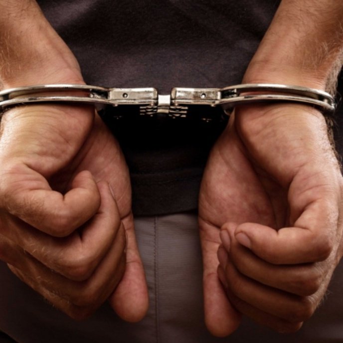 StAlphegeWMP's tweet photo. Whilst on patrol during #OpIntercept today Officers came across a male suspected of being involved in crime. He was detained for a search & became aggressive so had to be sprayed with Captor Spray to restrain him. Class A drugs recovered & male to the cells! #oneincustody TW https://t.co/L8E3S1oK96