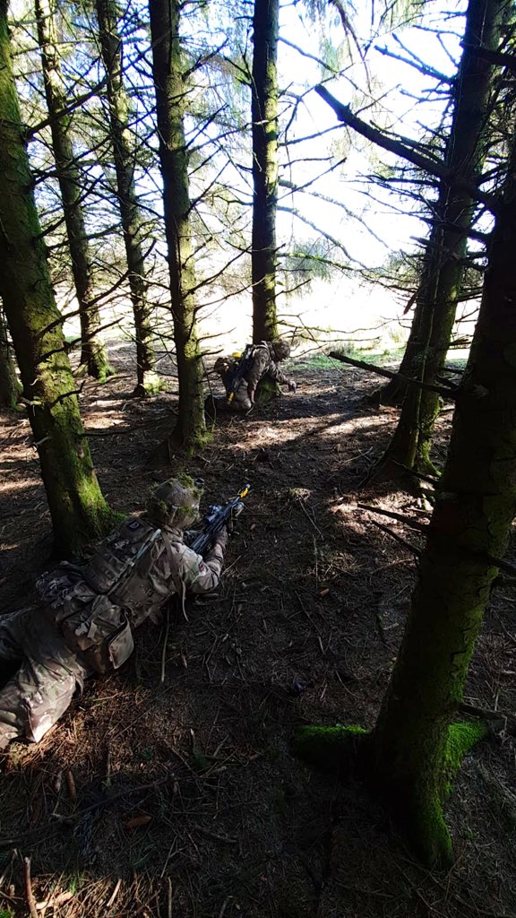 IBSBrecon's tweet photo. #SCBC1803 are storming through the course. They are currently conducting section level recce patrols across SENTA... and yes, that is sunny weather in Brecon! #ThursdayMotivation https://t.co/xSQgWMCl2e