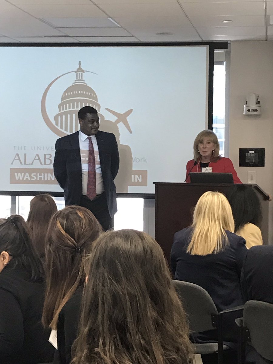 SWShaylaS's tweet photo. @DCFlyIn students with Dr. Angelo McClain @nasw living the phrase “Elevate” and how to impact policy through advocacy #Capstone2Capitol2019 @UA_SocialWork https://t.co/23P1MOlFoD