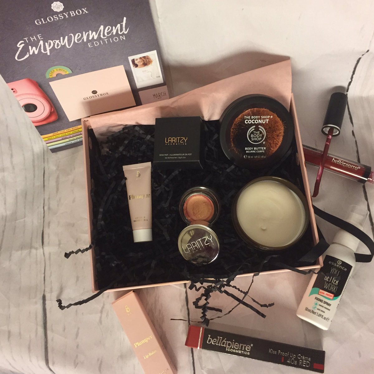 ALifeInHighDef's tweet photo. I’ve finally got my @GlossyboxUK up on my YouTube channel.
Full of new beauty goodies & great info. Enjoy 😉
#glossyboxuk #glossybox #beautyunboxing #bellapierre #essence #thebodyshop #laritzy #bybi #lipplumper #kissprooflipcreme #dewpot #coconutbodybutter
https://t.co/fWqbwKCGn3 https://t.co/TIGlYukxHe