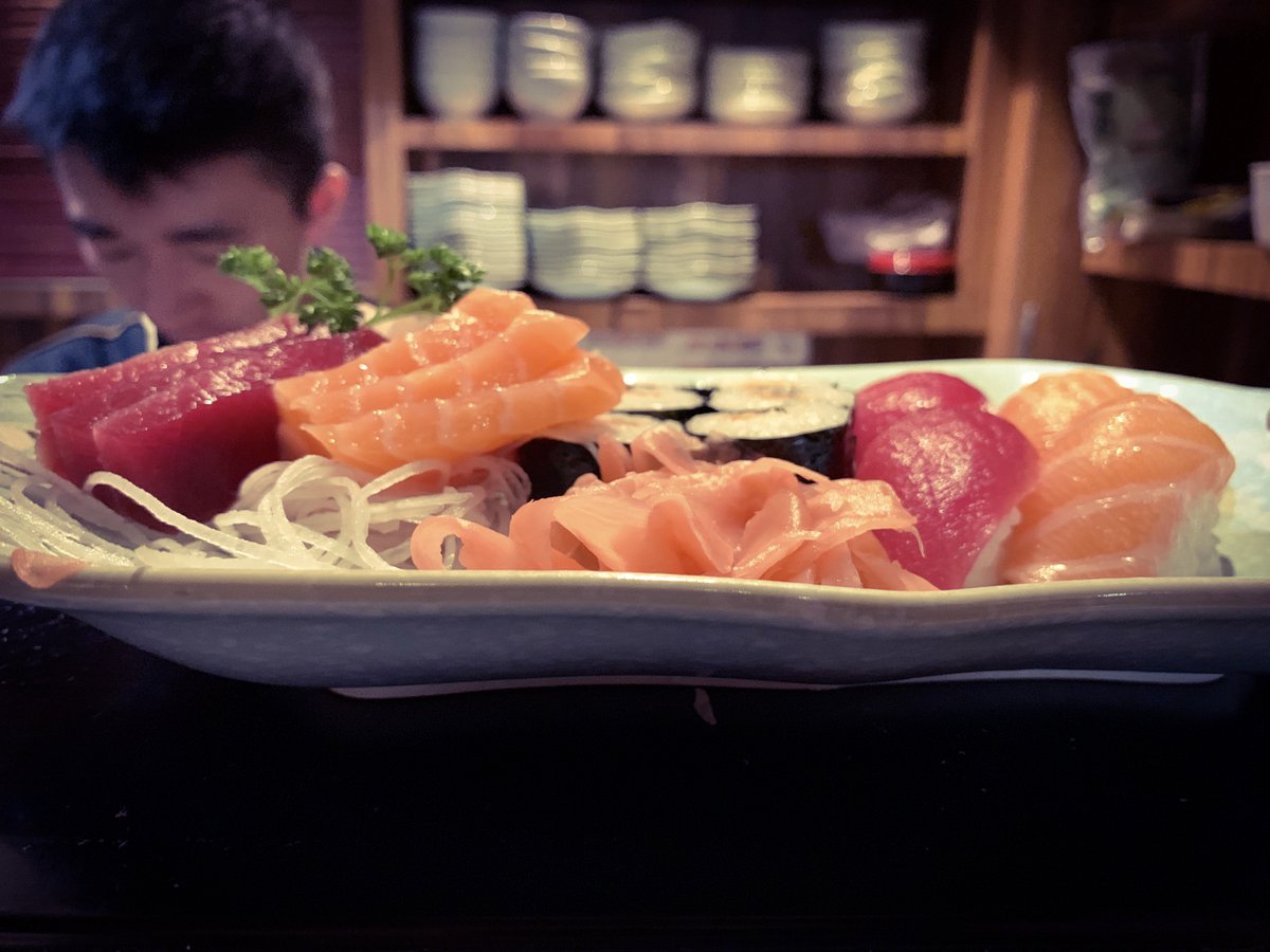 MagicSushi28's tweet photo. - Chérie, tu savais que les #sushis de Magic 🍣 étaient fabriqués à la commande ?
- Bah oui... Pourquoi ?
- Je passerais bien une commande... 
- ... 

27 rue Parisis - #Dreux #santé #sushi https://t.co/0Cx7HNoQI6