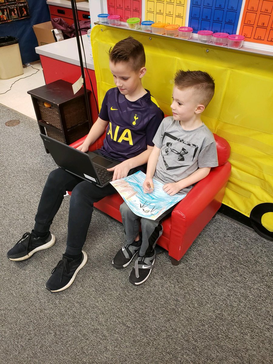 Innovate_OCS's tweet photo. Ms. Hohman's fourth graders and Ms. Schmitt's kindergartens at Steenrod collaborate using Book Creator to extend stories by Dr. Seuss.  @OhioCounty1 https://t.co/ciHUfirCkN