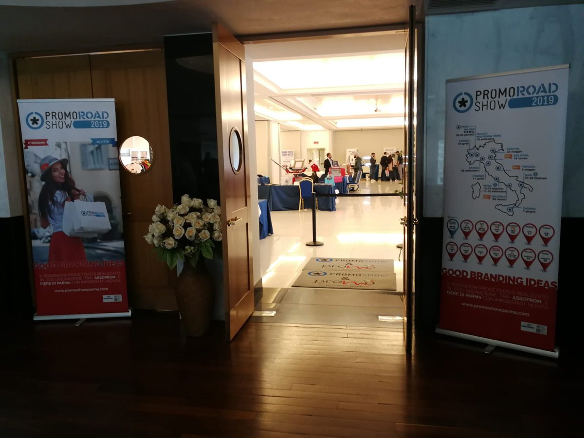 PromoRoadShow's tweet photo. La 4^ tappa del #PRS2019, quella del #poker, cala il suo sipario sul #golfodisalerno.
È stato un poker d’assi per tutti: #espositori, #visitatori e #PRS2019, tanto #business e #formazione.
Arrivederci alla prossima Tappa: 11/4 a #Signa_Firenze.
#PromoRoadShow
#GoodBrandingIdeas https://t.co/8TpPtJRgqW