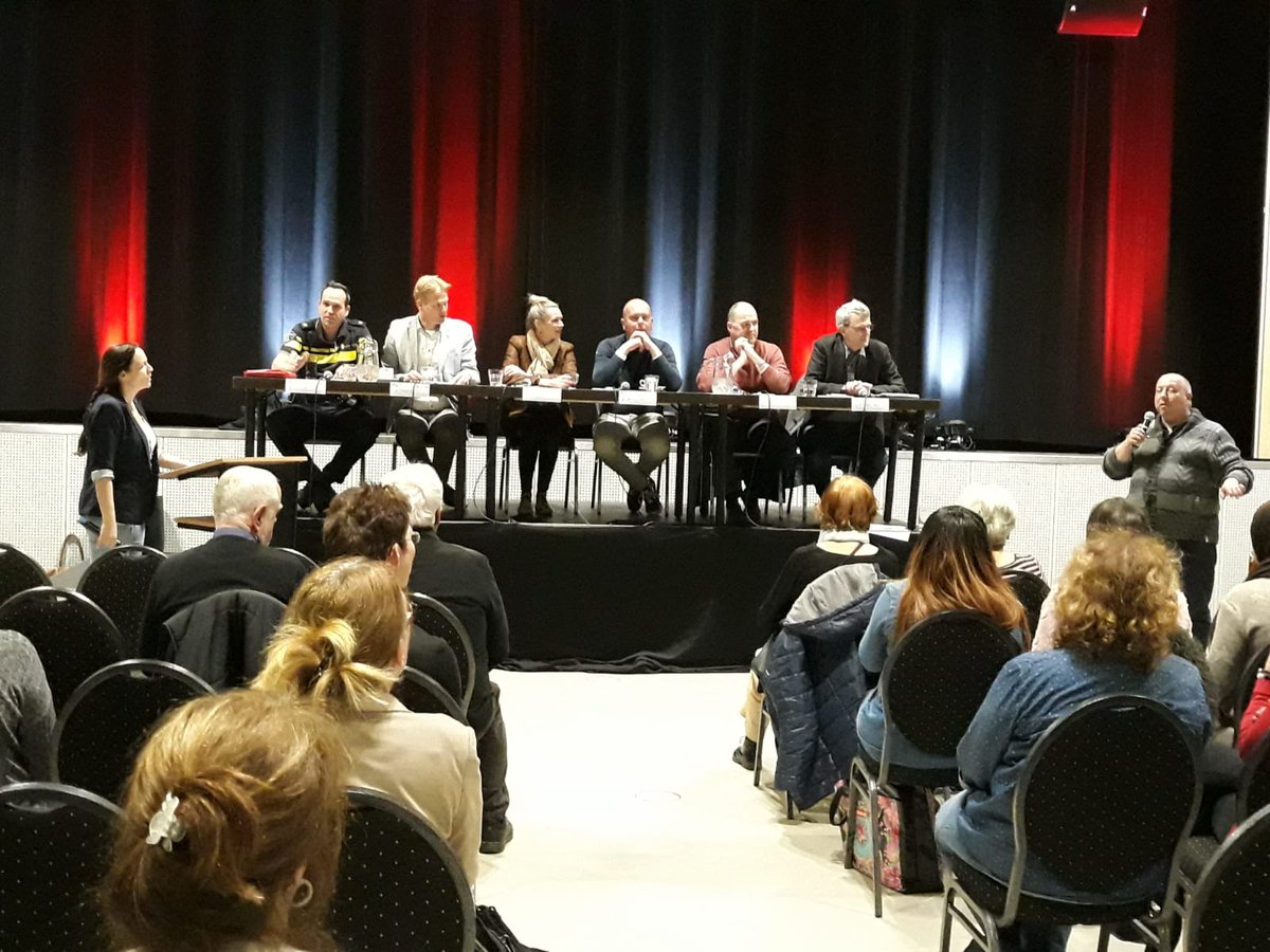 IngridLEVDeurne's tweet photo. Vanmiddag Symposium Verwarde Personen. Laten we elkaar als mens zien en vaker ervaringsdeskundige inzetten #LEV https://t.co/V4mF7USVYg