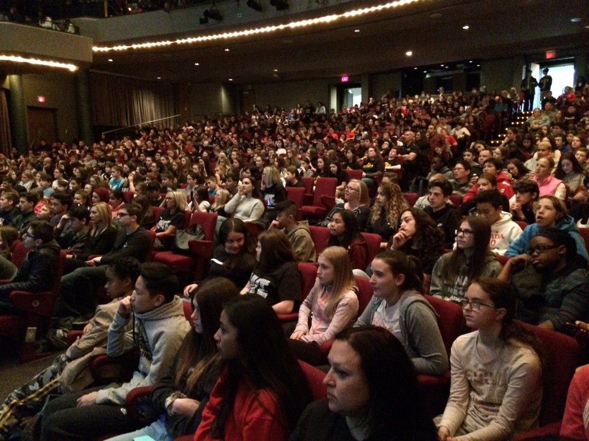 tmedeiros123's tweet photo. Students @WECDSB are getting inspired @WEDayXWindsor to make a difference in the world. They are hearing from Spencer West, who at the age of 5, lost his legs from the pelvis down. He has climbed Mount Kilimanjaro in June 2012. @AM800News #cklw https://t.co/kx792zb6vE