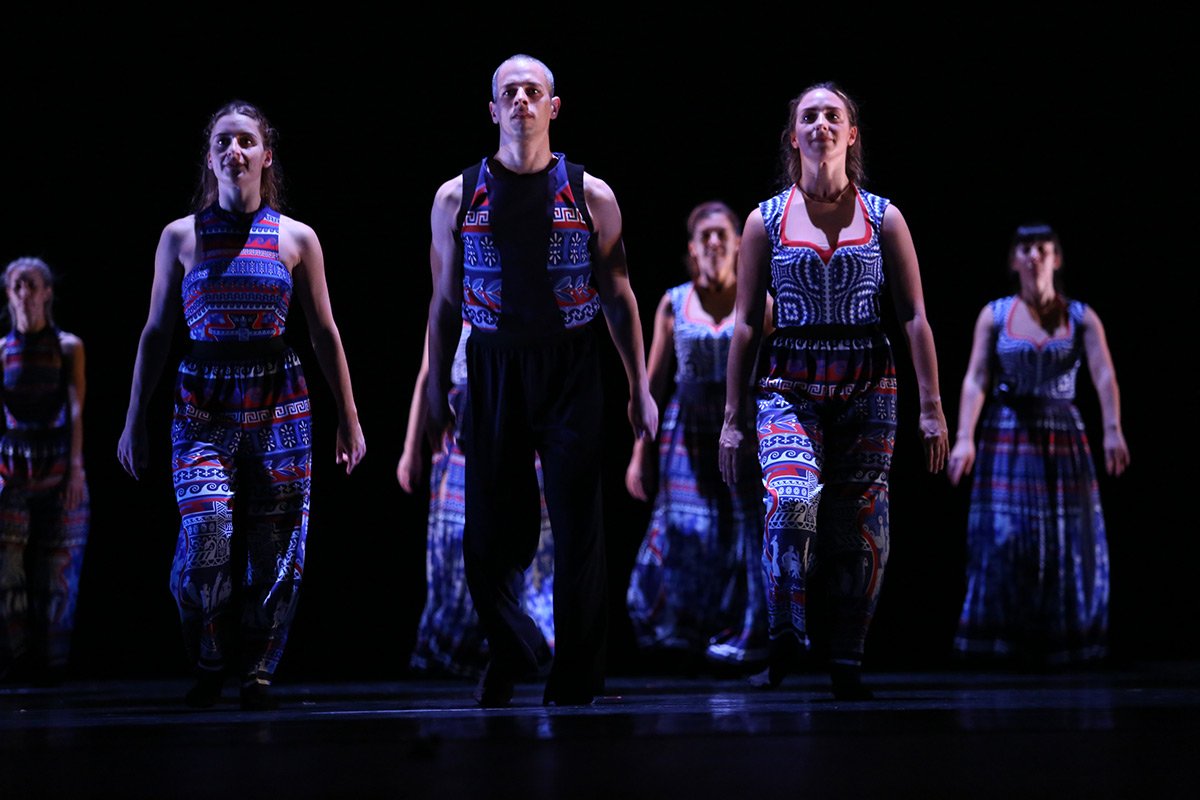 DanceTabs's tweet image. ICYMI... REVIEW: @RMaliphant and Vangelis #TheThread @Sadlers_Wells. 

@SiobhanCMurphy, "Sometimes a meeting of diverse dance styles can illuminate both..." ★★★✰✰: dancetabs.com/2019/03/russel…

Pic © YBournias.