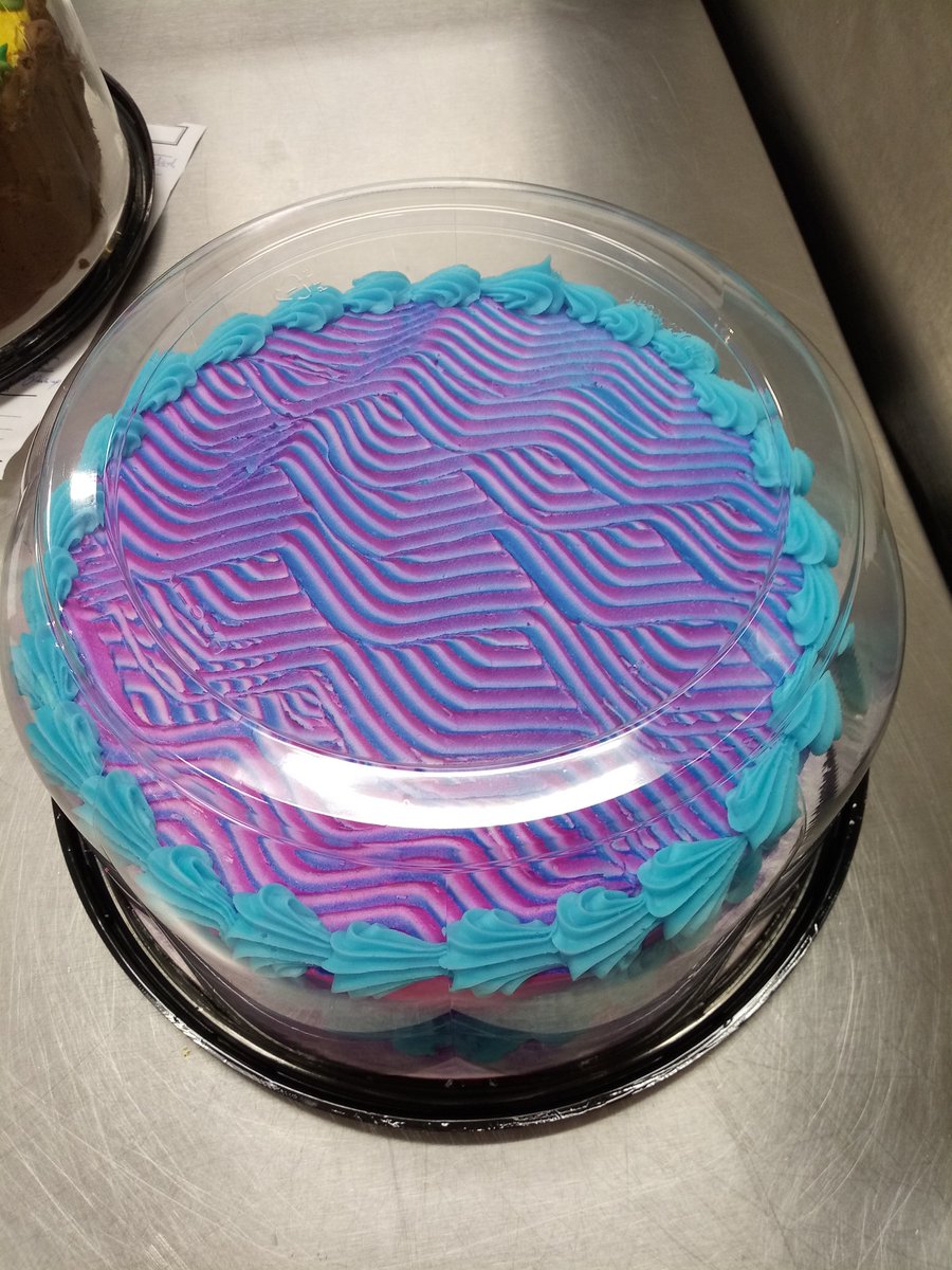 Cake Decorator Tiffany flexing her creative powers <a href="/Target/">Target</a> <a href="/Target_ETLAmie/">Amie Kranz</a> <a href="/choffmann1209/">Chris</a> <a href="/MaggieThaden/">Maggie 🌻</a>  WSP Super Target #T2046