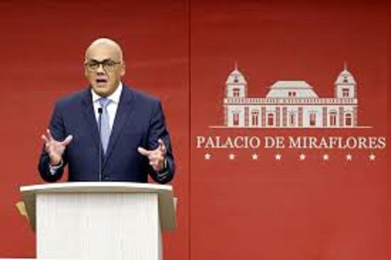mippci_ven's tweet photo. #EnVivo🔴| Vicepdte de Comunicación @jorgerpsuv: Todavía hoy #28Mar los bomberos están trabajando para tratar de controlar el incendio. Es casi un milagro que sólo pudo lograr un pueblo unido a su Pdte. @NicolasMaduro a la Revolución Bolivariana. Estamos firmes defendiendo la Paz https://t.co/cRDYqdfm6m