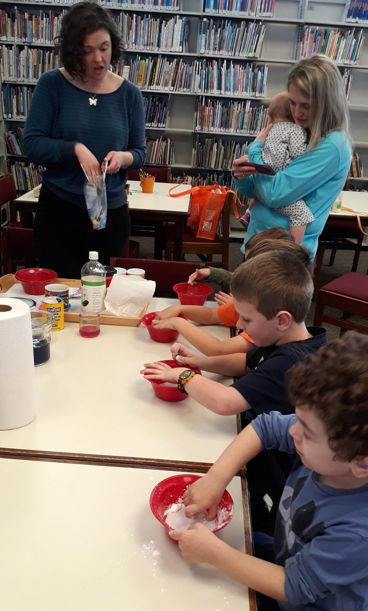cobblibrary's tweet photo. This month for STEAM Storytime, young scientists at #AcworthLibrary made a #NonNewtonian fluid out of cornstarch and water. Then they added a pH indicator to the solution and made it turn different colors with vinegar and baking soda! https://t.co/7LmpPPehuO