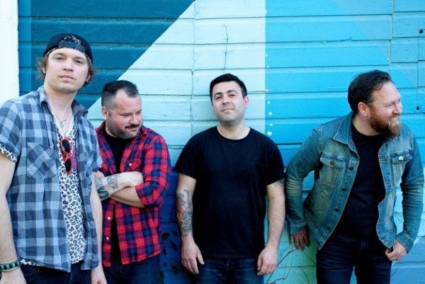 Punknews tweet media