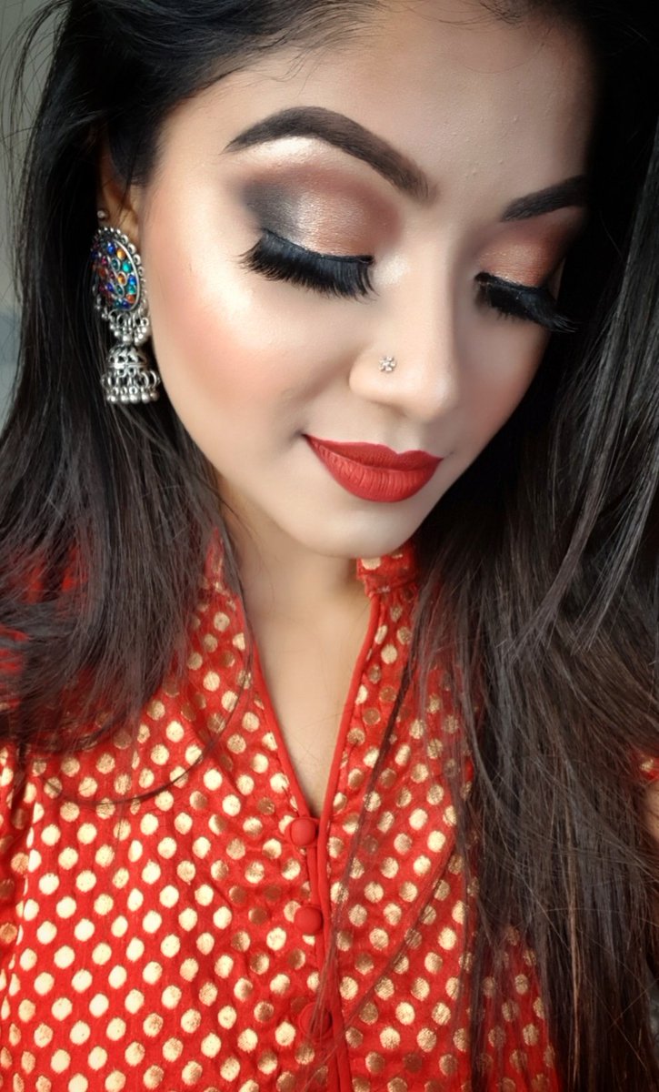 makeupmaniaclin's tweet photo. Full Face of @MakeupRVLTN Loving all the new products I tried. Lip shade- Queen
#makeuprevolution #REVOLUTION #revolutionmakeup #mur #adamminto #makeuprvltn https://t.co/Gfdxxvt1PD