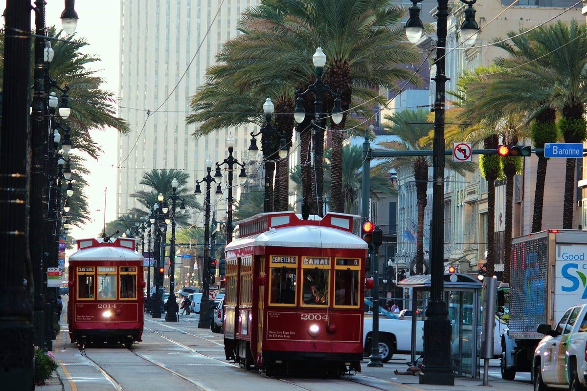 MNolafr's tweet photo. Aujourd’hui petit point culture sur la #Louisiane, pour en apprendre un peu plus sur cet État festif, qui célèbre le #MardiGras de la #NOLA 👩🏻‍🏫 https://t.co/9lpruU9nKu