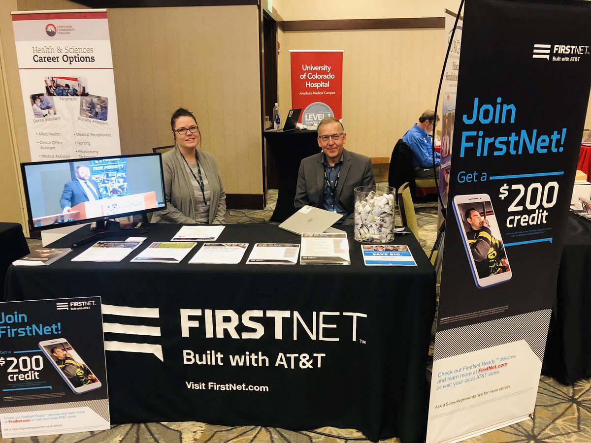 AristotleA5's tweet photo. Special visitors from #FirstNet National EMS Safety Summit!! Day 3 #FirstNetBuiltwithATT #MobileEvents #brickbybrick #FirstResponders https://t.co/IIeIanf8Id
