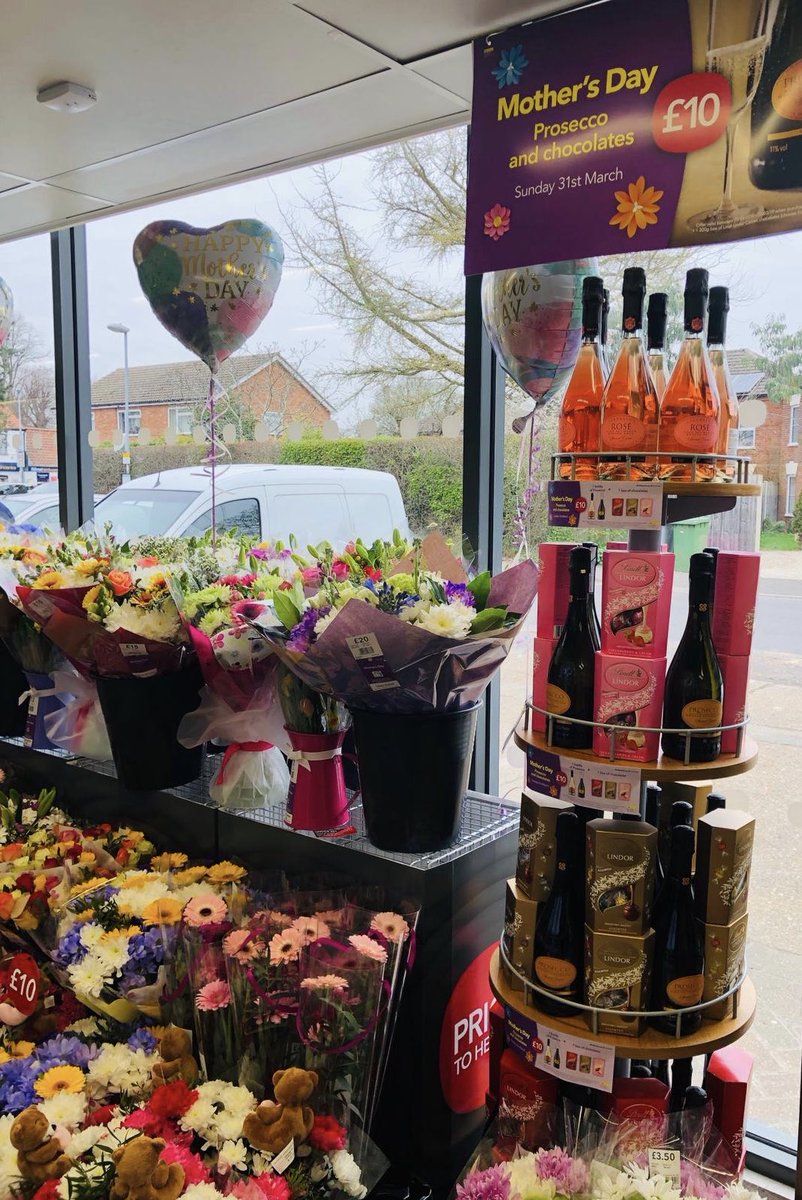 sam725591's tweet image. Easy to shop and amazing products, flowers are stunning this year stores all ready for our customers #proudtobecoop @tinamitchell123 @HawVicky @JASLATER11