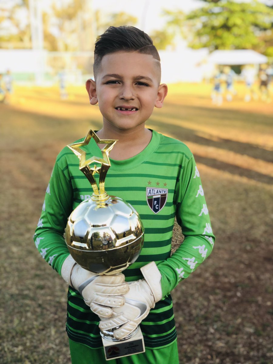 BeckaMF11's tweet photo. Orgullosa de mi niño!!! Ayer en la premiacion de la Liga Guillermo Cañedo, Atlante categoría Infantil Menor recibió su ����de 1er Lugar!!!
🎉🎉🎉CAMPEONES🎉🎉🎉
Te amamos Paolo!!! 100% azulgranas 💙❤️⚽️ @kamparuiz21 https://t.co/Ger5XOF4iZ