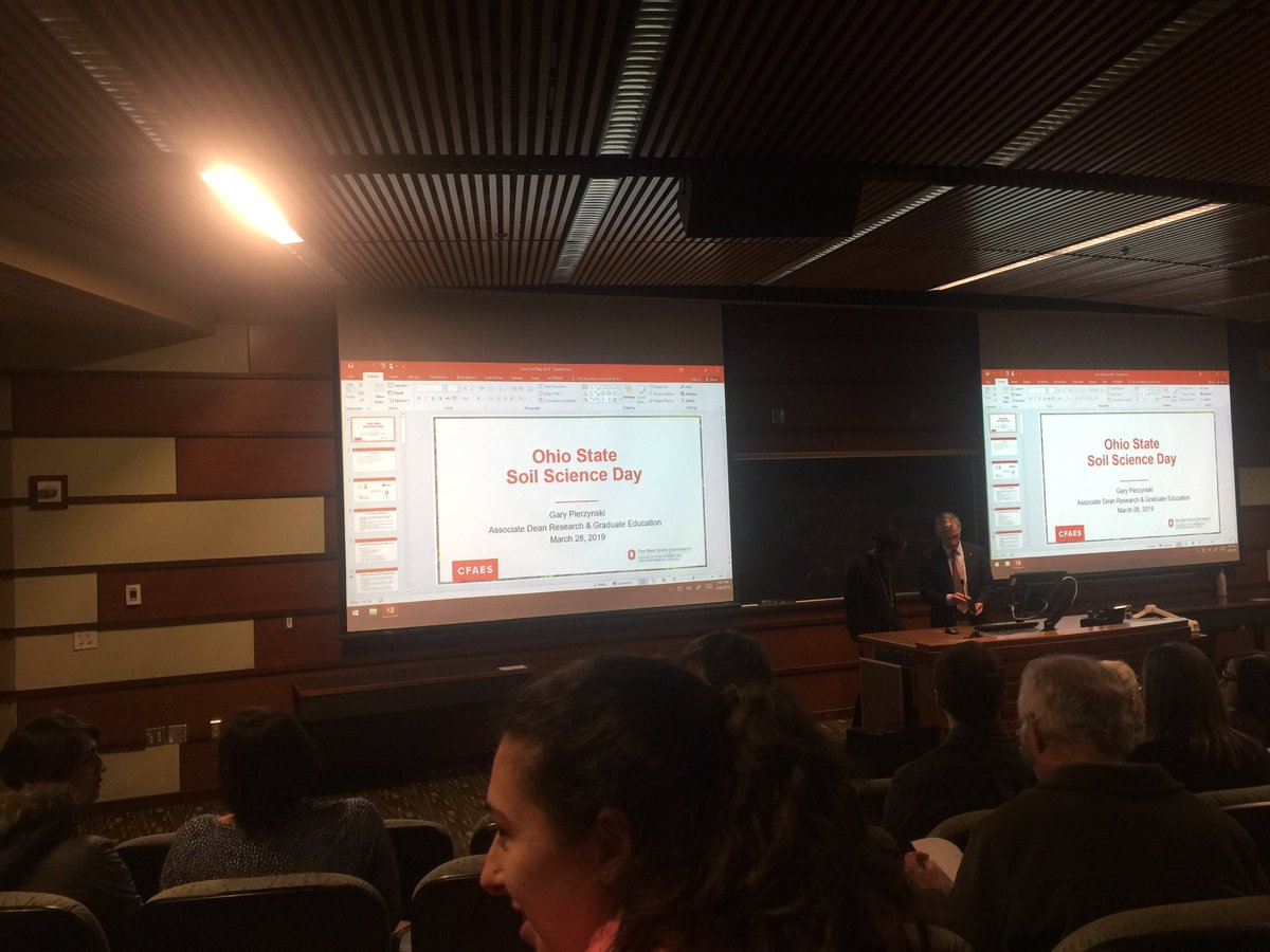 AVazquezCatoni's tweet photo. #BenitezLab is here at the Ohio State #SoilScience Day supporting our own Daowen Huo (Poster #15) ✨😌 #ThinkBigDiversity #scicomm https://t.co/EyOqMy4qqm