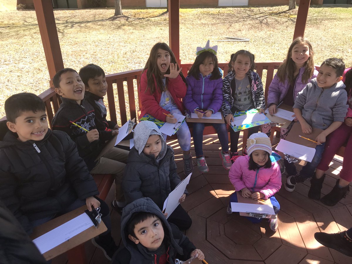 Doing some learning outside in this beautiful weather! #HornetsDeserveIt19 <a href="/SullyES_LCPS/">Sully ES</a>