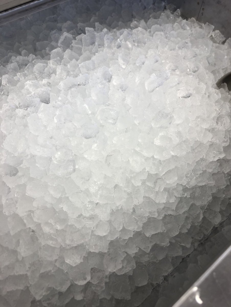 Big Cheese...where the ICE is good, the TEA is sweet and DIET MOUNTAIN DEW will forever be in the fountain line-up...as long as Toney Cheesy is around! 🥤🍕 Get a bag of ice for only $1.99 or a fountain drink for only $1.39! #fountaindrinks #thegoodice