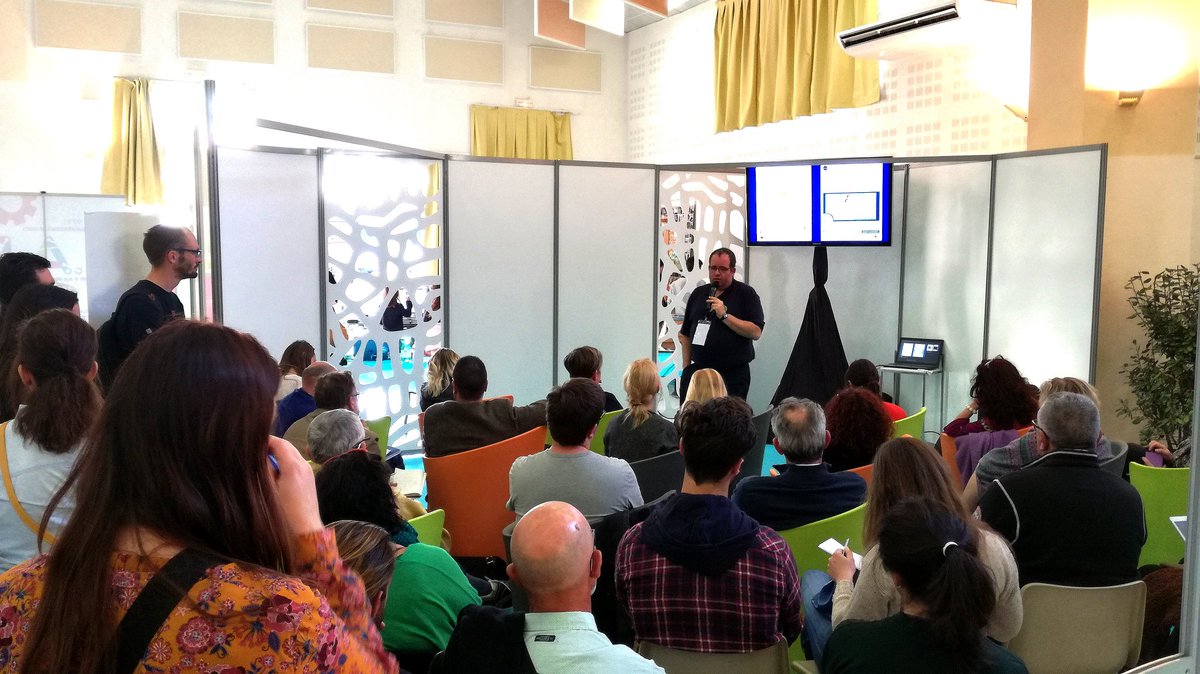 DLVAgglo's tweet photo. PIERREVERT - En direct du #Capnumerique de «Mon agglo pour l'#emploi» 
Ateliers, conférences, animations pour booster sa visibilité, mettre en place sa stratégie #digitale, découvrir de nouvelles #Innovations... https://t.co/kcXDgvRRQm