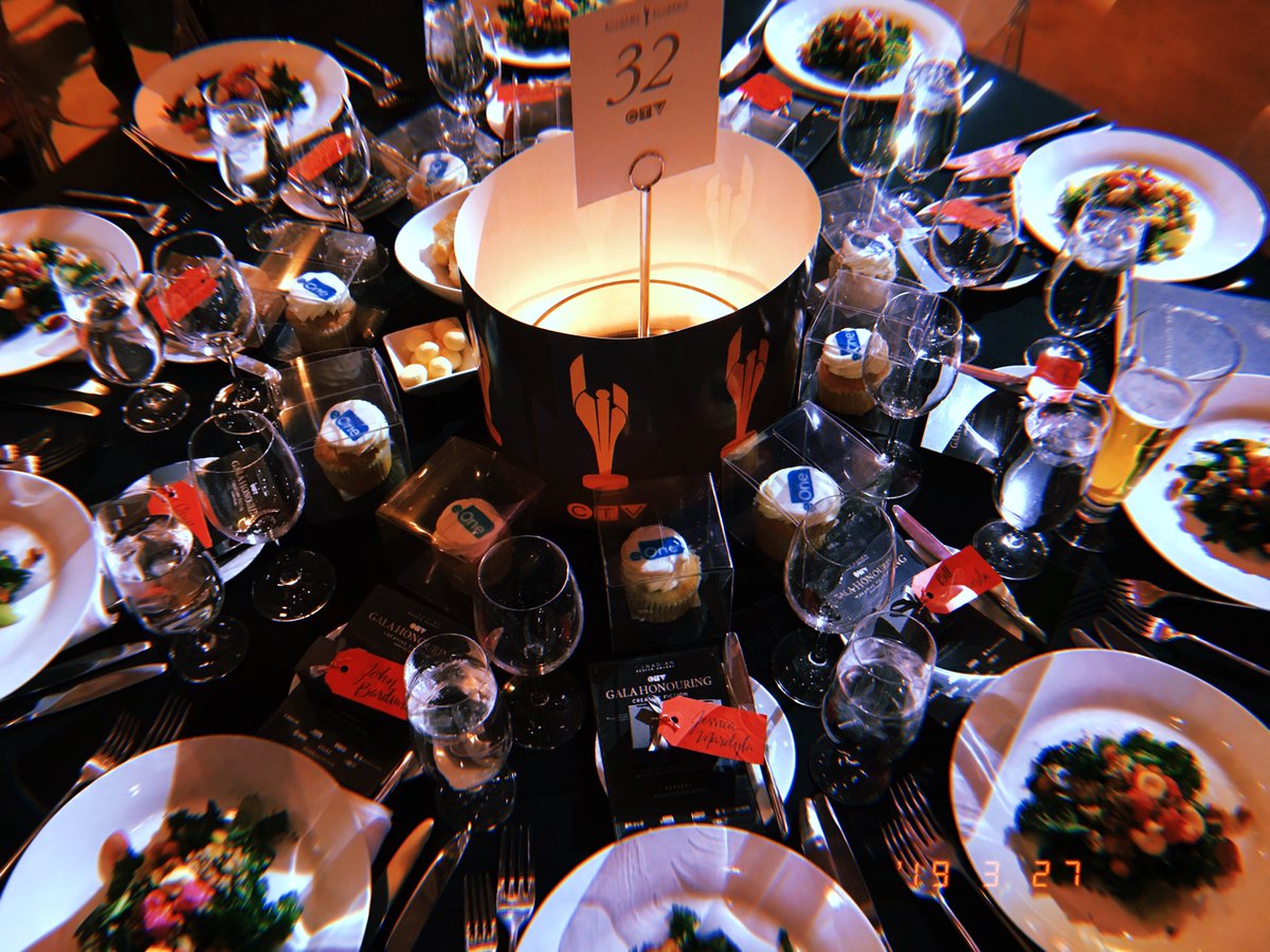 DeluxeToronto's tweet photo. Congratulations to New Metric Media & the #Letterkenny crew along with Take 5 & #Vikings for taking home big wins for the night! Our team had a blast!#CdnScreenWeek #PostProduction https://t.co/eAFjV85yJh