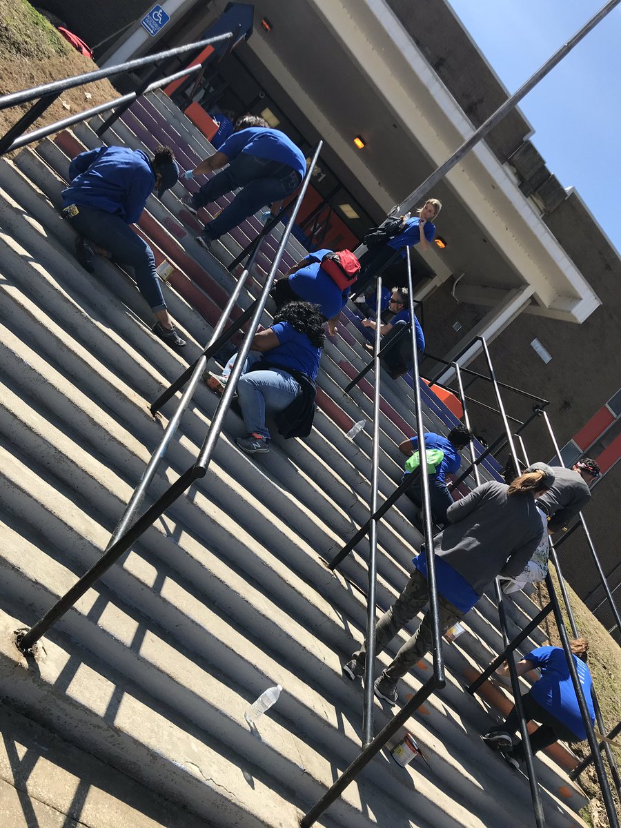 LindaMBaxter's tweet photo. Riverview Elementary - I Believe! @ServiceMaster #SVMSpringClean19 #WeCare #WeServe #WeDeliver https://t.co/GD6qH05UBM