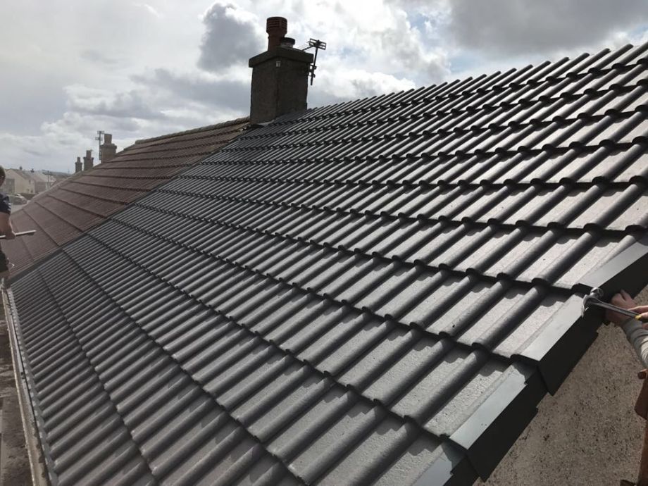 RecycleRoof's tweet photo. Save money on a new roof with recycling discount! Yes, we will recycle your old roofing materials and allocate the savings to you! Warranties and guarantees included. 
#newroof #roofreplacement #tiles #greatworkmanship #homeimprovement #upgrade #savemoney #recycle #discount https://t.co/J1UBmRIJQD