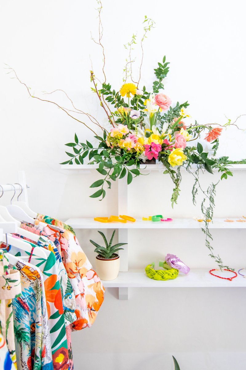 Bicom's tweet photo. Tie dye, neon brights, utilitarian fits and sporty sandals greeted media at the @shopbop Spring 2019 preview earlier this week. Swipe through to see some of our favourite moments! #springstartsnow 🌷 https://t.co/MCT34LDpp4