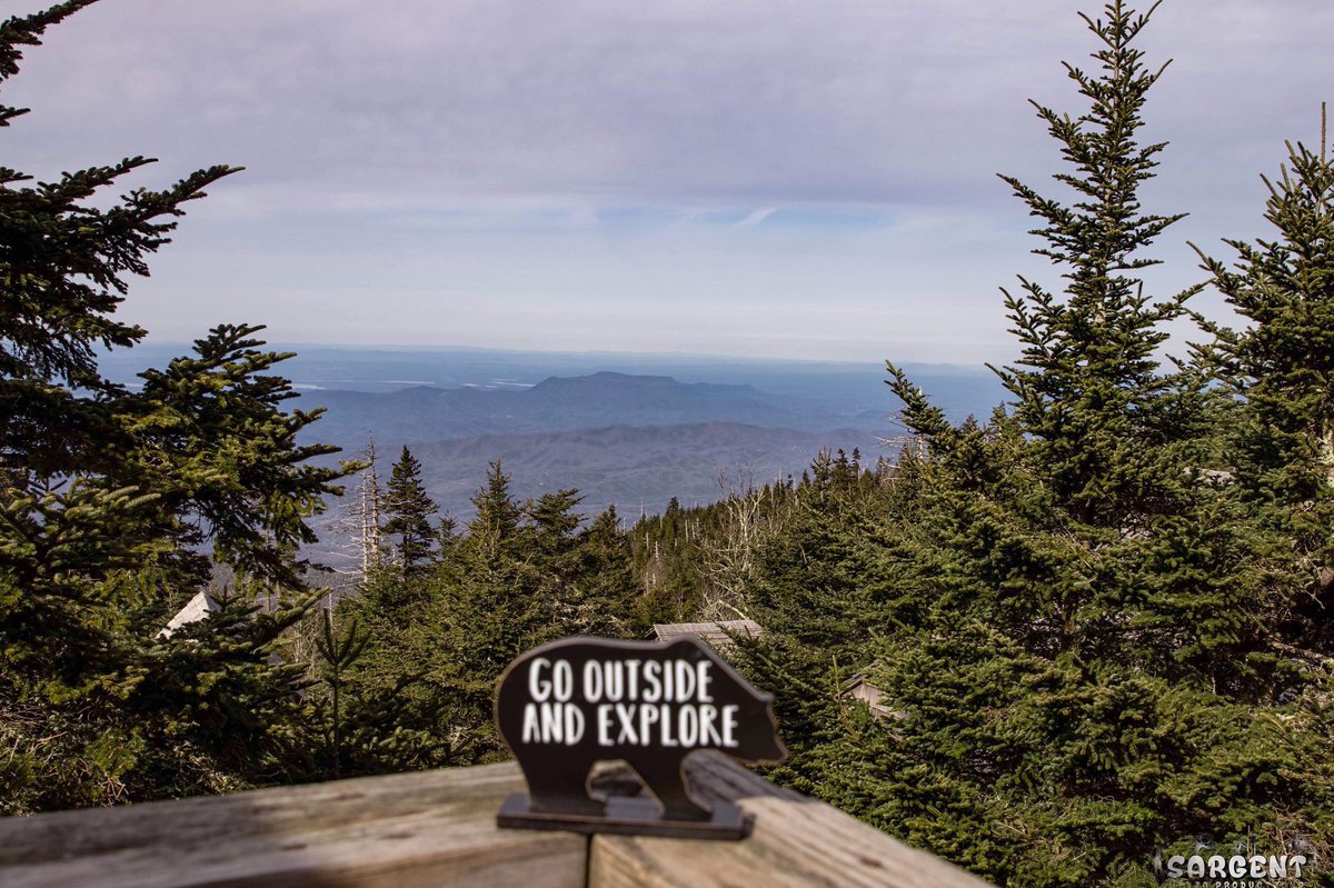 shane_sargent6's tweet photo. Oh the views are #spectacular but the #hike is #Breathtaking #SmokyMountains  #Gatlinburg #PigeonForge #tennessee  #getoutdoors @SmokyMagicMedia @TravelGburg @pigeonforgecom @SmokiesFriends https://t.co/jbrGYXj2Fl