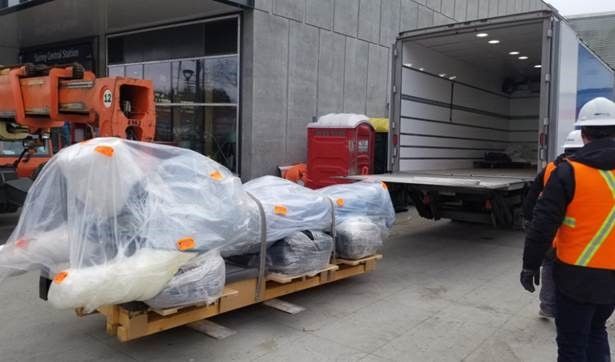 PACART_Canada's tweet photo. PACART helping to beautify a commuter’s day as Marianne Nicolson’s sculpture “The Sea Captain” is installed in the Central Surrey Sky train Station.
#pacartcanada #weareicefat https://t.co/FkIsbZxYOT