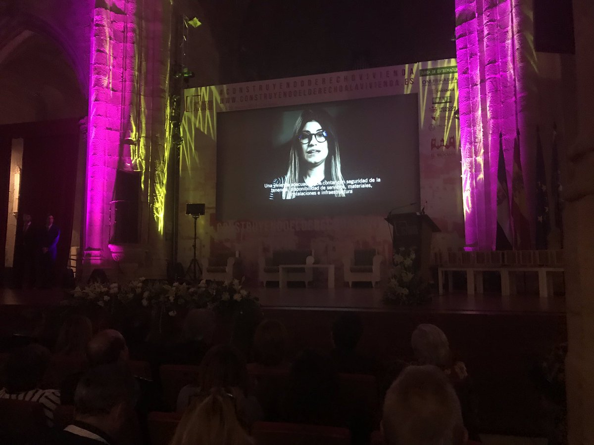 Después de ver la forma de Mujica en la Declaración de Cáceres, vemos el vídeo con sus 30 puntos #CongresoDerechoVivienda