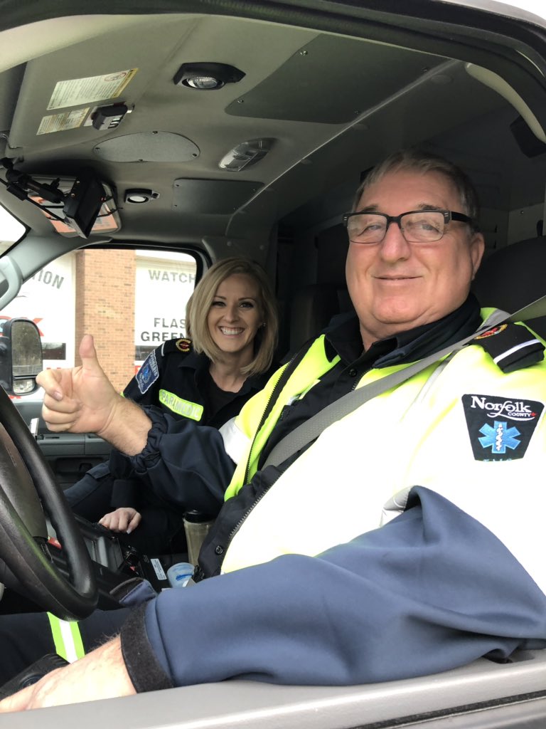 All smiles for this crew. Kari has the honour of working with Bill on his last day. #45plusYearsOfService