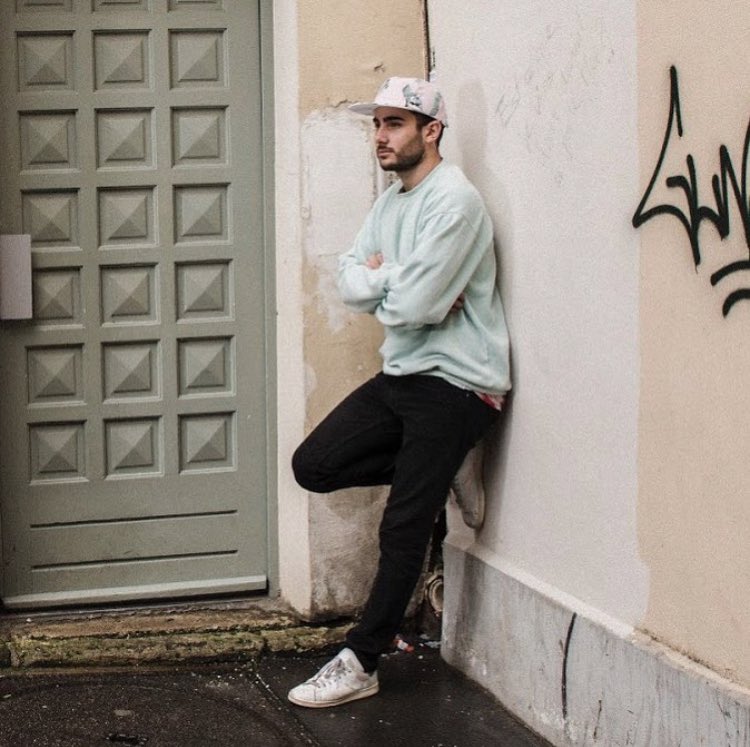 SimoneHeadwear's tweet photo. Summer is arrive bientôt ⏰☀️
💵 Code promo 1ère commande : PREMIER10 
https://t.co/7Sw0rlQn2P https://t.co/P7WwWtKgTw