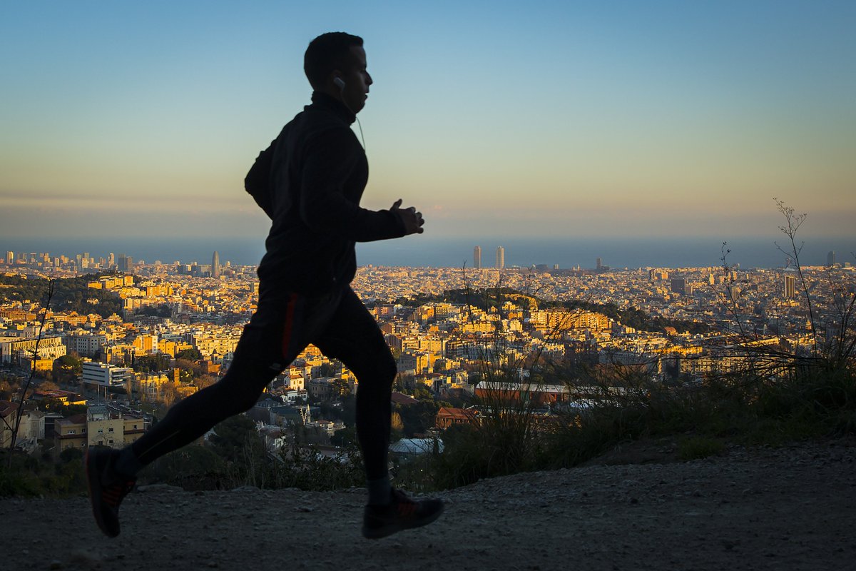 MarcoCidoncha's tweet photo. El RACC y Zurich Seguros analizan la calidad del aire de las zonas urbanas más utilizadas por los ciudadanos para hacer deporte en Barcelona, Madrid, Sevilla, Málaga y Donostia: https://t.co/kWUkaE0TFk #CorrerEnCiudad https://t.co/5TKUdDmfZK