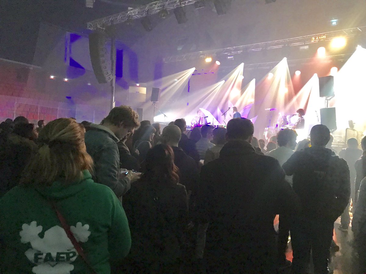 Seb_Delescluse's tweet photo. 🎤 Deuxième soirée du #FAEPstival au #coliseum @AmiensMetropole avec les élus étudiants et associatifs participants au #SNEE2019 de @La_FAGE ! Une excellente soirée avec #DoubleT, #ZYES, @voyovoyou et @ThePirouettes ! Bravo à la @lafaep pour l’organisation 👏 https://t.co/mtHSixRJC0