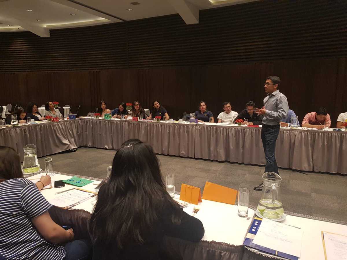 StrategosMC's tweet photo. Gran trabajo en equipo en el Taller de Planificación Estratégica al personal de RR.HH. del @BancoBisa, uno de los Bancos más importantes de Bolivia!!!

#estrategia #planificación #planificaciónestratégica #balancedscorecard #capacitación #StrategosMC #tbt #throwbackthursday https://t.co/gXHmyyIDqt