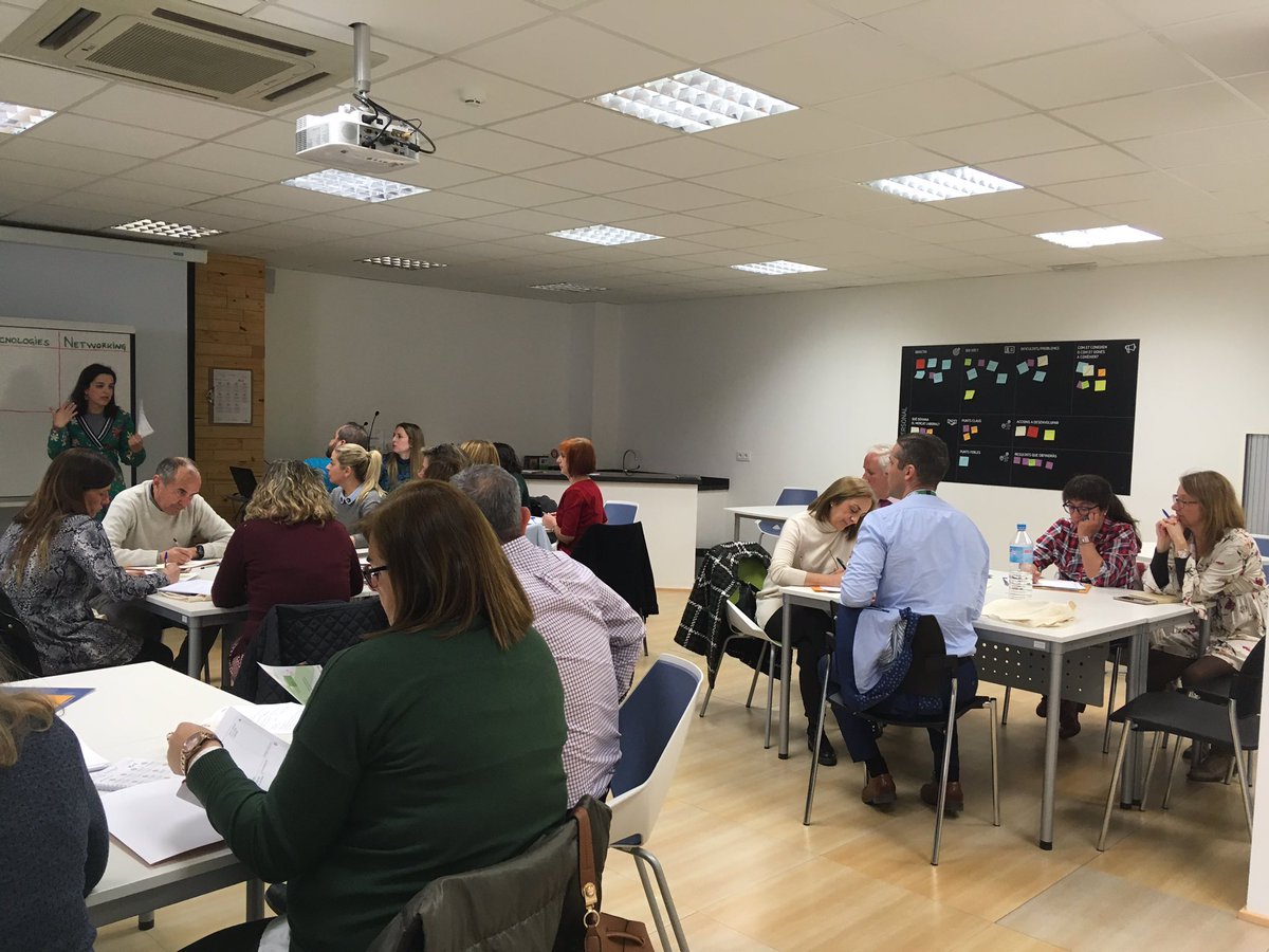 AtSafor's tweet image. Les instal.lacions d’@UrbalabGandia  han acollit la 1ra jornada de treball del III @AtSafor On tots els agents implicats hem participat de manera conjunta i hem explicat el projecte'Gamificació, Transformació digital i networking per a la dinamització del mercat de treball'