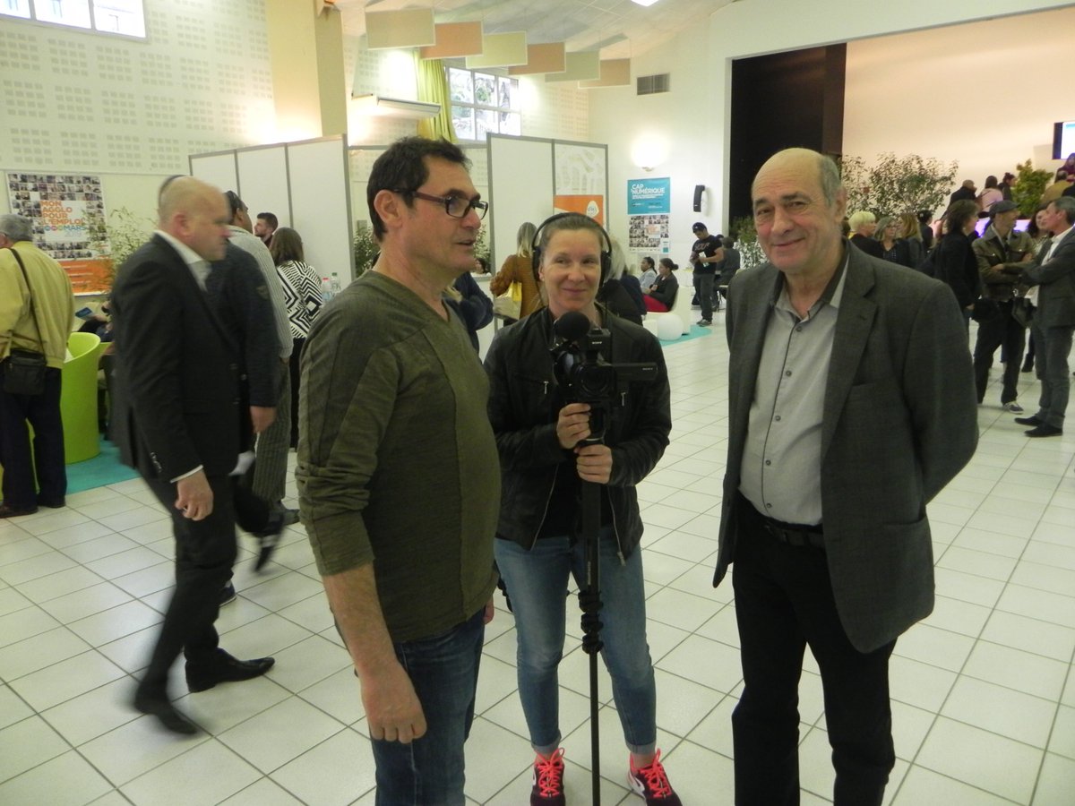 ChrisLageste's tweet photo. La Commune de Pierrevert accueillait pour la première fois "Mon Agglo pour l'Emploi", trois journées consacrées à l'emploi organisées par DLVA.
#Pierrevert #monagglopourlemploi #DLVA #DLVAgglo #Capnumerique
@VillePierrevert @VilledeManosque @DLVAgglo @CCITdesAHP https://t.co/YzrthnEB9n